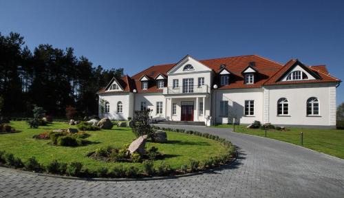 Sierakowice Resort | Pałac i Folwark Ńemino