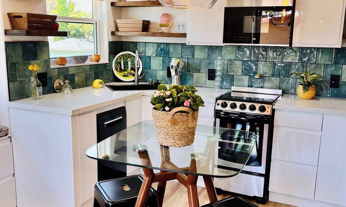 Crown Point Apartment | Pacific Beach - Beach - Tranquil - Comfortable