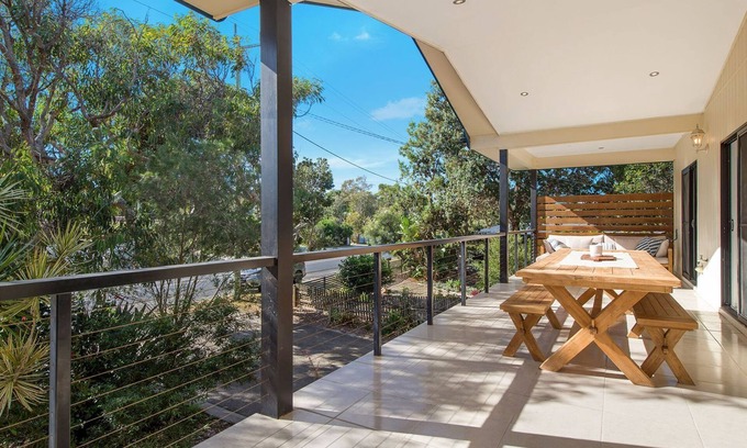 Dunbogan House | Pacific Sounds - Your coastal retreat in Dunbogan