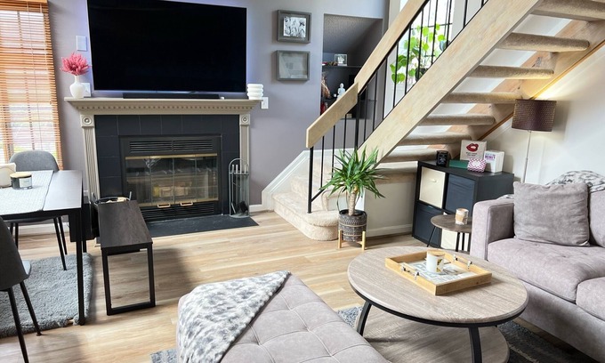 Franconia Condo | pacious 3bdrm/2bath near Metro DC/Alexandria