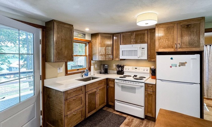Old Forge House | Paddler's Retreat on 4th Lake