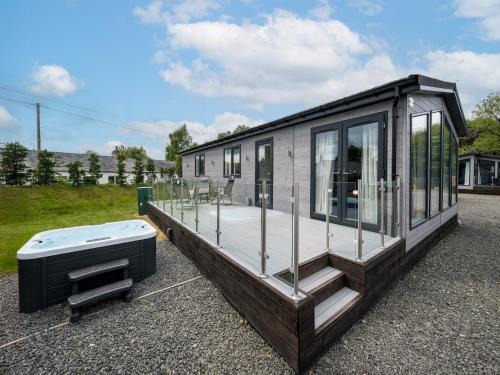 Perth House | Paddock Lodges Deluxe 3 Bed Accessible Chalet