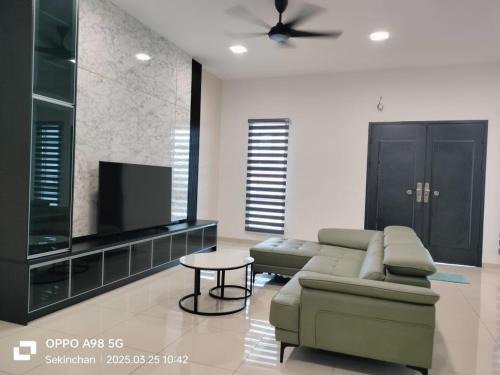 Sekinchan House | PaddyView 2-storey Landed GuestHouse 15pax 4R3B 稻田中央民宿