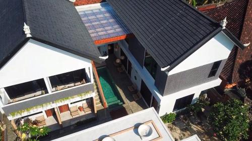 Ketewel Hotel | Padinis Villa & Coffee