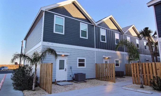 Corpus Christi Villa | Padre Beach View 202K