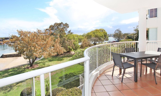 Mooloolaba Apartment | Pago Pago 4 - Spacious 2 Bedroom Apartment on Mooloolaba Spit