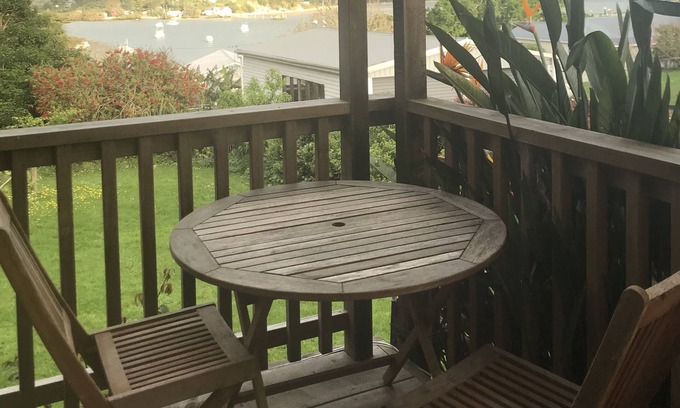 Pahi Cottage | Pahi - Kaipara Fishing Village! 2 minute walk to harbour swimming beach.