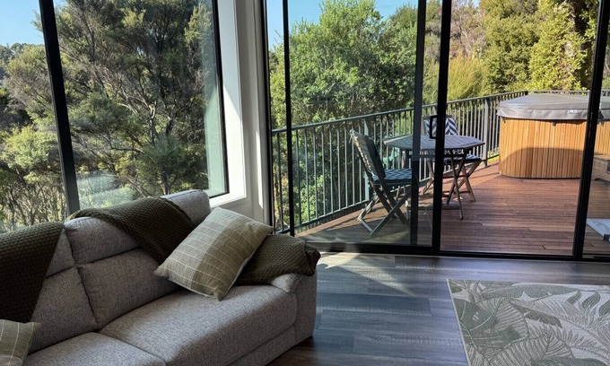 Paihia Apartment | Paihia, King Bed Apartment & Spa