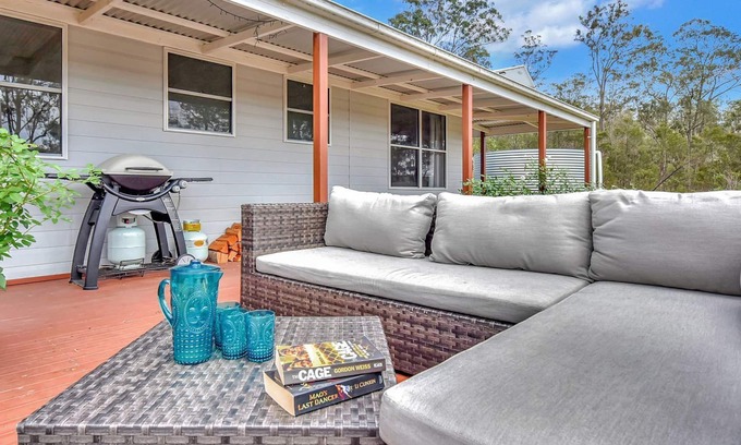 Cessnock City Council House | Paikium Off the grid in Laguna Haven A 100Acre Oasis of Sustainable Ser