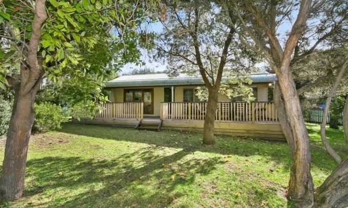 Aireys Inlet House | Painkalac Bliss I Pet Friendly Escape & Walk to the Beach