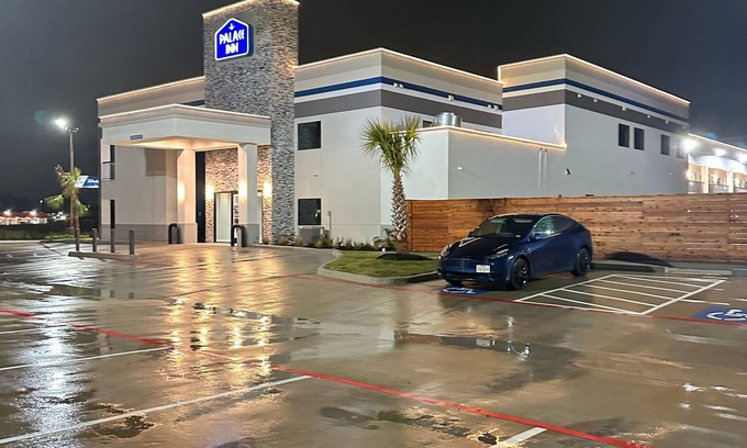 FM 1960 Hotel | Palace Inn Blue Jones Rd