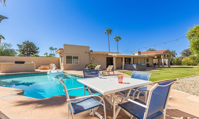 La Paz At Desert Springs House | Palace Palms & Play -Sports Court-Pool-Mini Golf
