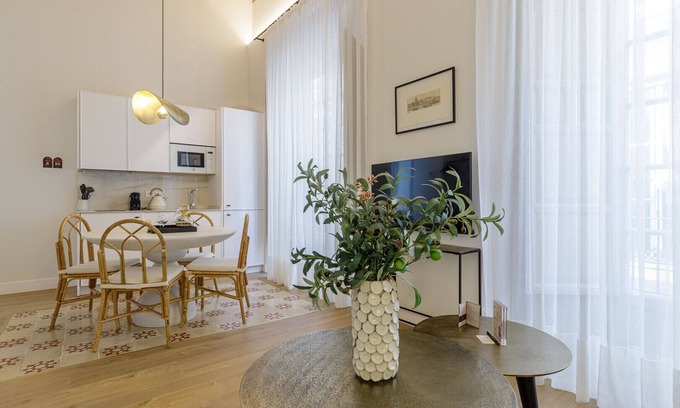 La Goleta Apartment | Palacio Vegafuente 1.2 with Terrace