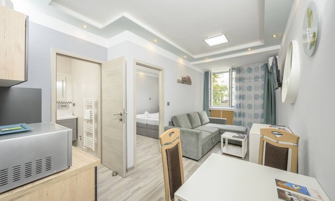 Innere Stadt Apartment | Palais Pálffy Apartment for 4 in Vienna