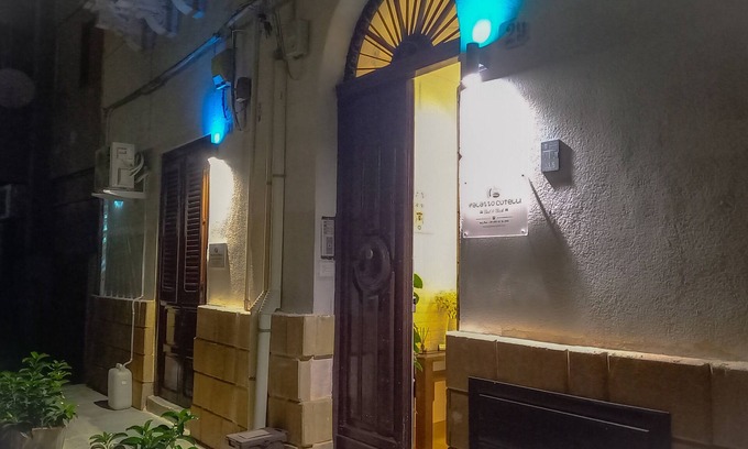 Palermo Bed & Breakfast | Palazzo Cutelli Bed&Book