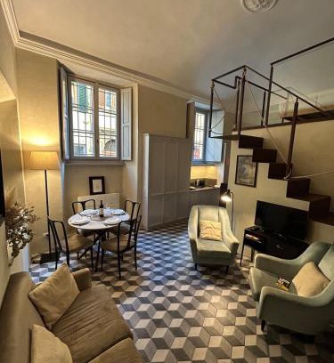 Sant' Ambrogio Apartment | Palazzo Mormorai