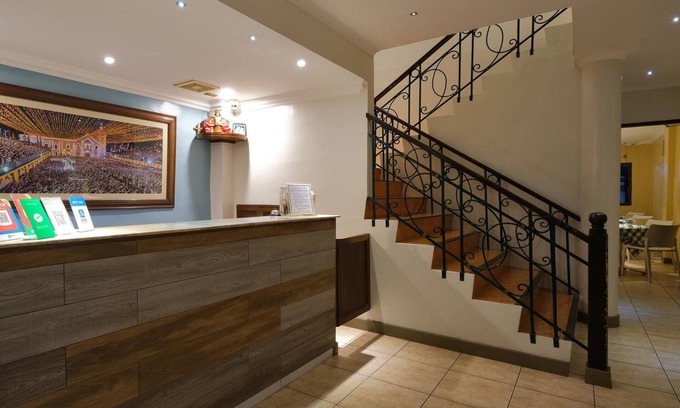 Cebu House | Palazzo Pensionne