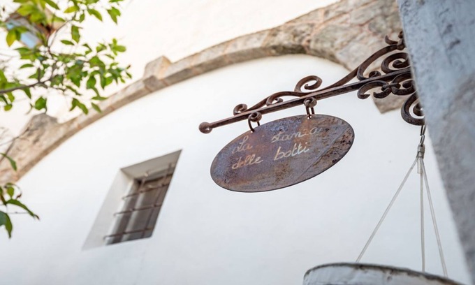 Galatone House | Palazzo Rolli - The Room of the Casks