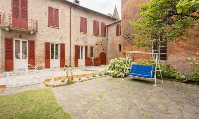 Ferrara Historic Centre Apartment | PALAZZO SABBIONI APPARTAMENTO LUSSO due CAMERE SOGGIORNO CUCINA