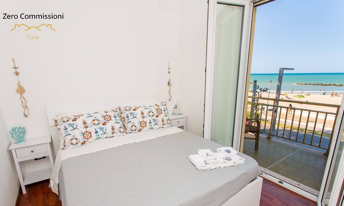 Montesilvano Apartment | Palm Beach House - Sea View