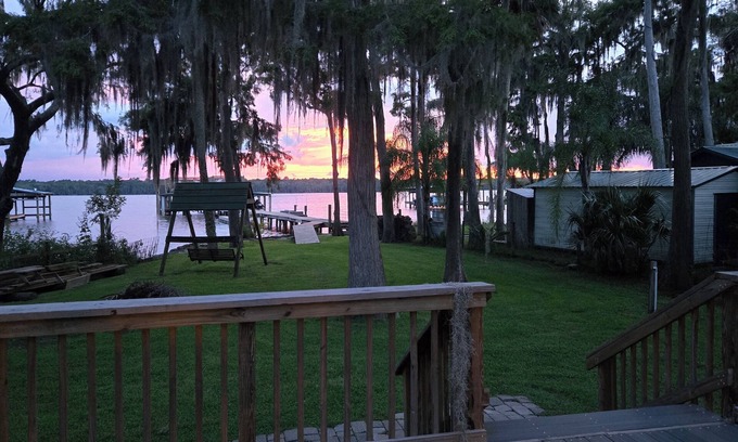Georgetown House | Palm Bend Retreat – Riverfront Escape on the Saint Johns River