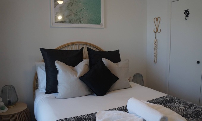 Bargara Apartment | Palm Breeze - 4 bedroom - Walk to the Ocean