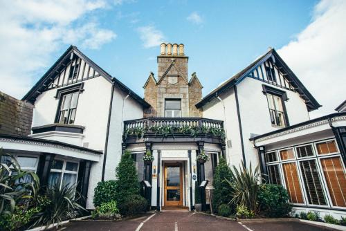 Central Aberdeen Hotel | Palm Court Hotel
