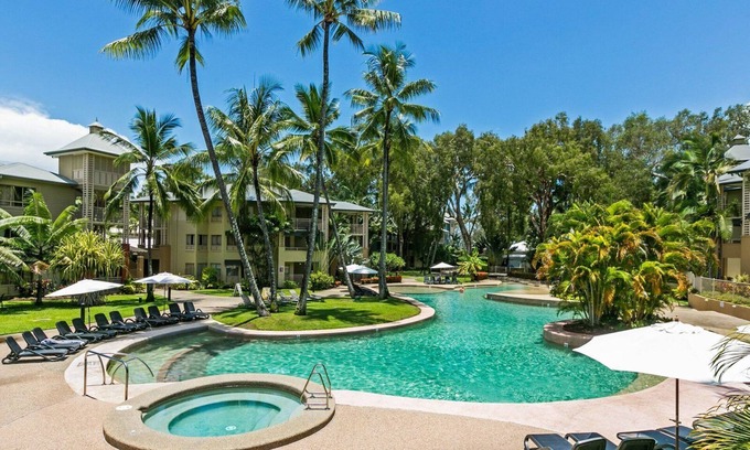 Palm Cove Apartment | Palm Cove Oceanfront Resort Two-Bedroom Apartment