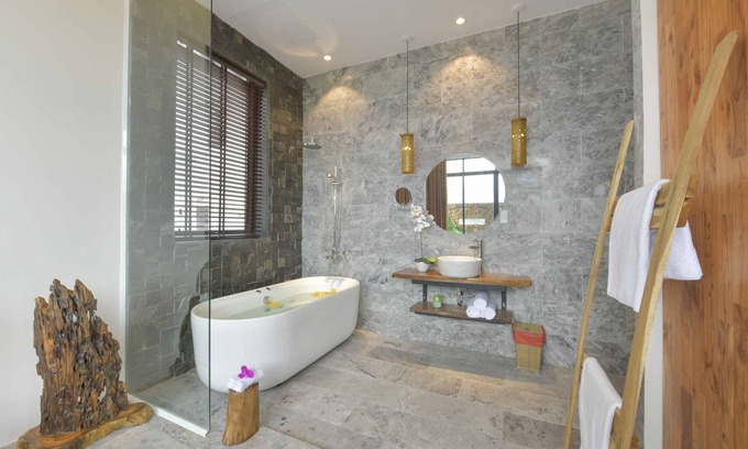 Cam An House | Palm Cove Vietnam Villa-beachfront pool river view and jacuzzi