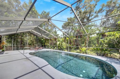 Allen's Ridge House | Palm Harbor Estate w/Pool & Fruit Trees on Acre
