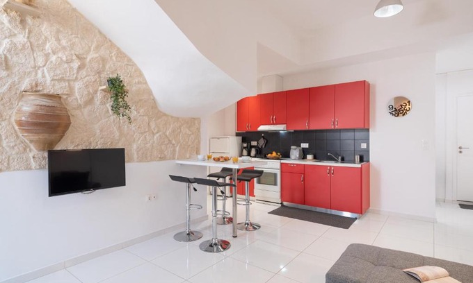 Nea Alikarnassos Apartment | Palm House near Heraklion Airport