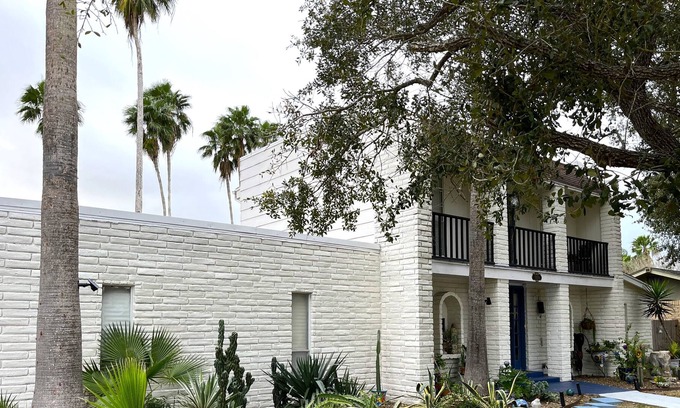 Palm Valley House | Palm Paradise Right in the Center of Rio Grande Valley