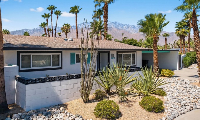 Palm Springs House | Palm Springs Home W/Private Saltwater Pool & Spa