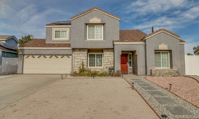 Palmdale House | Palmdale Home w/ Patio, Gas Grill + Fireplace!
