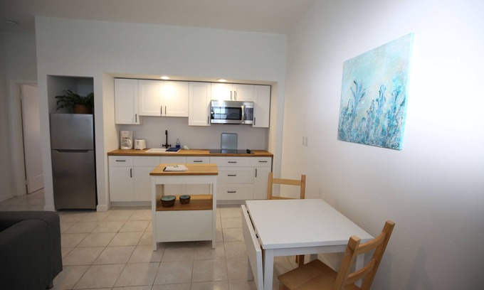 Cockburn Town Apartment | Palmeira - Coral Suite - Quiet Retreat - Bicycles Included
