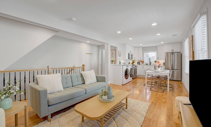 Princeton Condo | Palmer Square 2BR w/Parking