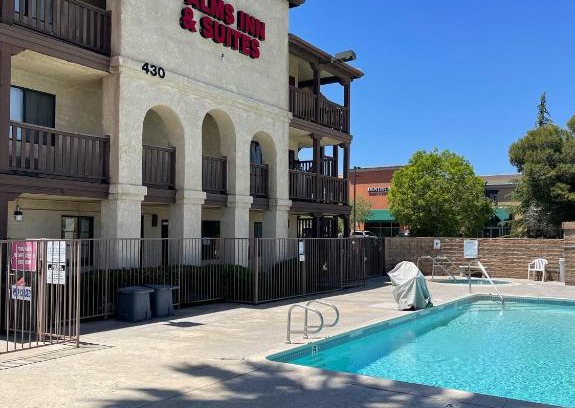 Palmdale Hotel | Palms Inn & Suites
