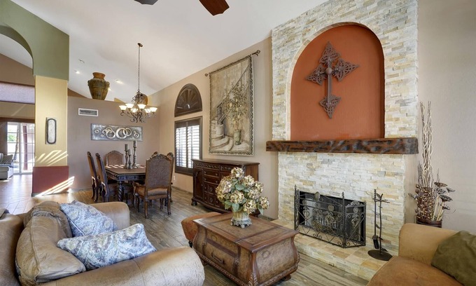 Palm Valley House | PALMVALLEY - MINUTES TO GOODYEAR & CAMELBACK BALL PARKS/4BRM/HEATED POOL/HOT TUB
