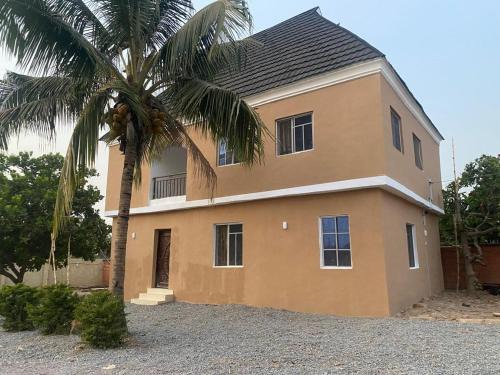 Onikan House | Palmview Cottage, Esie