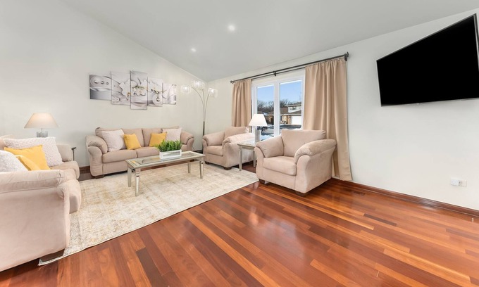 Palos Hills House | Palos Hills FHS Rental