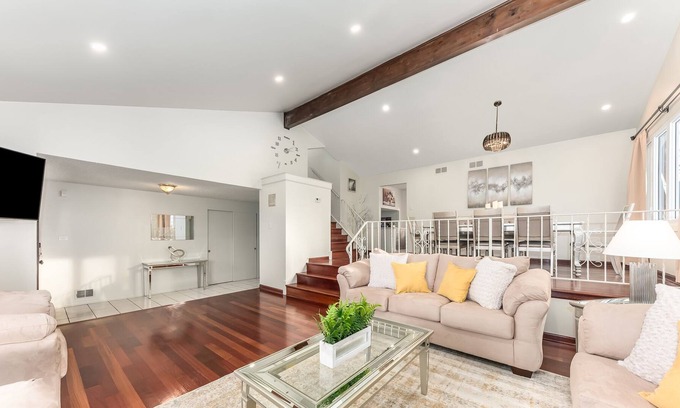 Palos Hills House | Palos Hills Rental - Sun Valley Dr