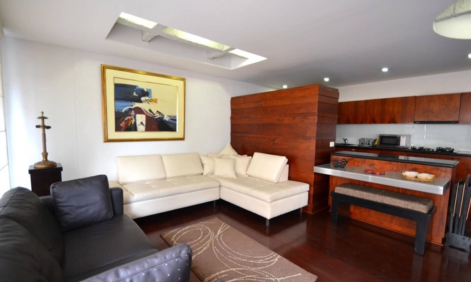 La Gran Via Apartment | PANDORA - 1 Br Renovated Apartment with private balcony