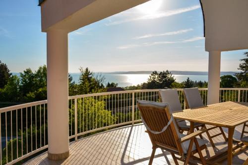 Balatonakarattya Villa | Panoráma Villa Akarattya