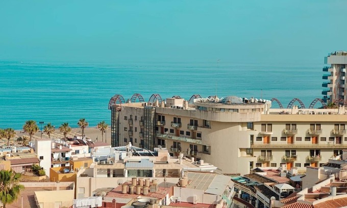 Torremolinos City Centre Apartment | Panorama Apartment with Sea Views