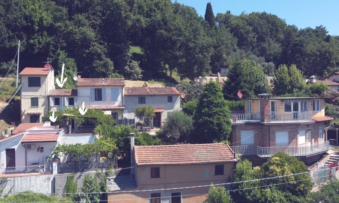 Corsanico-Bargecchia House | Panorama terrace with view of the coast - Cosy Tuscany country house