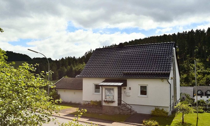 Deifeld House | Panoramic Deifeld Hideaway