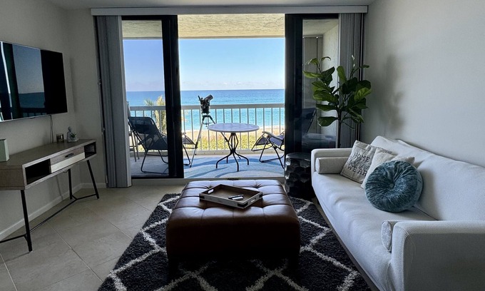 Hutchinson Island South Condo | Panoramic Direct Oceanfront Beach View + Balcony!🏖️☀️ Sunrises AND Sunsets!