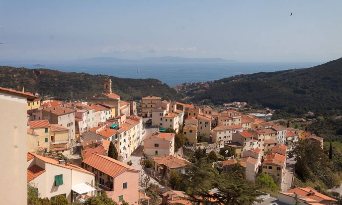 Rio nell'Elba Apartment | Panoramic house on the town of Rio Elba