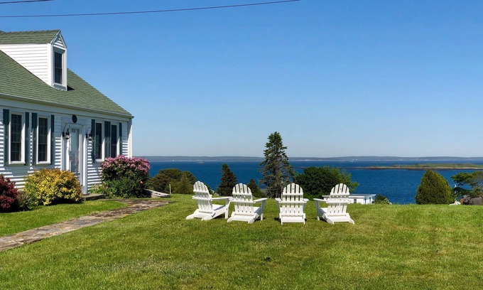 Mid-Coast and Islands House | Panoramic ocean views from sunrise to sunset!