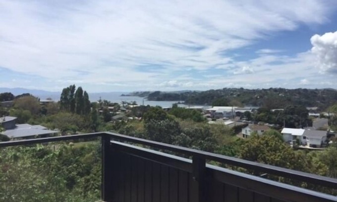 Oneroa House | Panoramic Paradise on Waiheke
